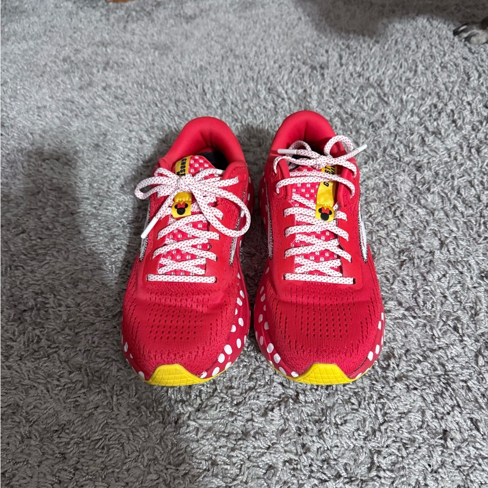 Brooks Run Disney Ghost Max